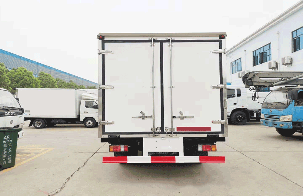國(guó)六五十鈴kv100冷藏車(chē)