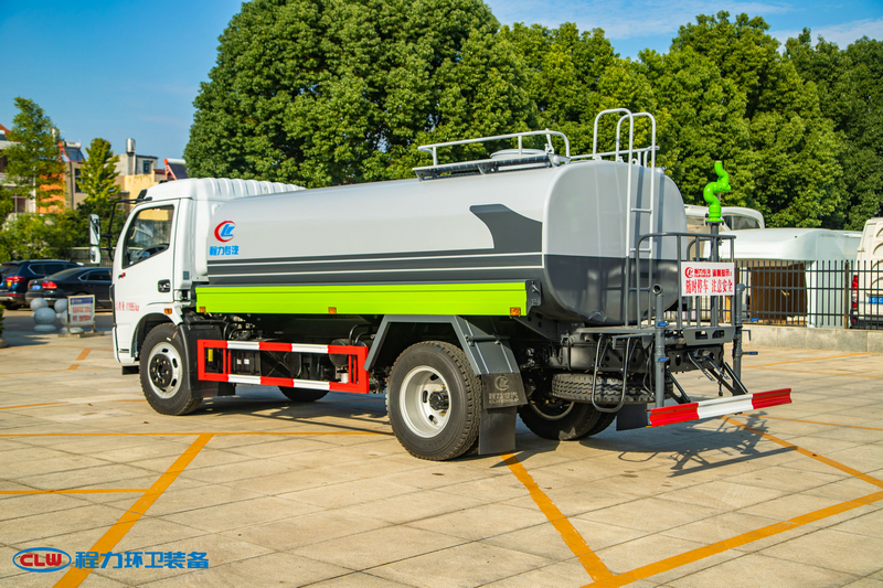 東風(fēng)大福瑞卡灑水車(9.2方)(標準化)