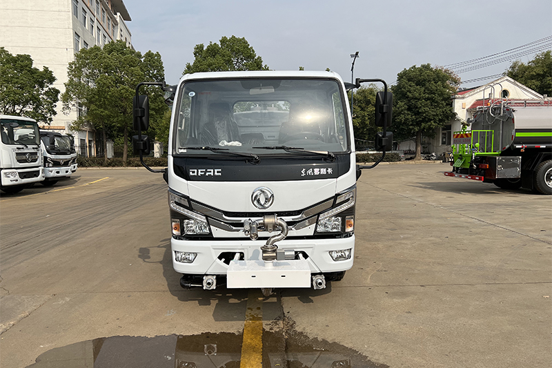 東風(fēng)小利卡灑水車（5噸）