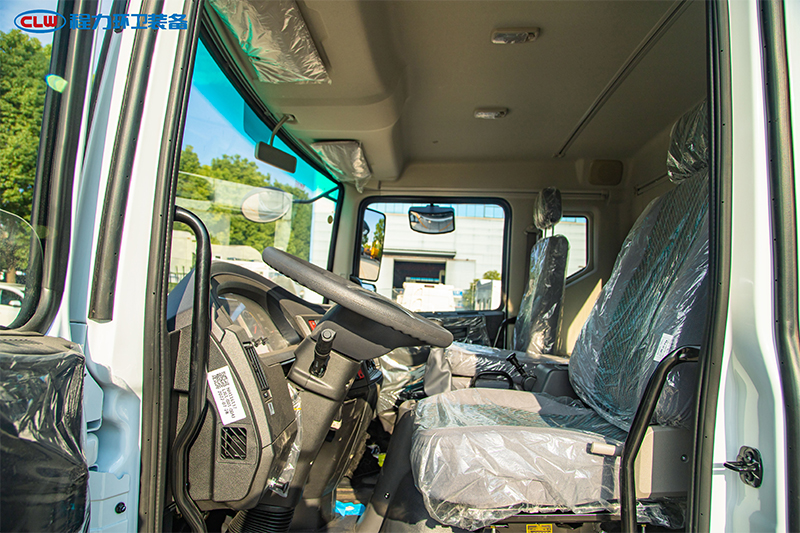 東風多利卡D9灑水車(12-15立方)(標準化)