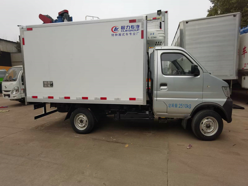 長(zhǎng)安神騏T20后單輪冷藏車(廂長(zhǎng)3米)