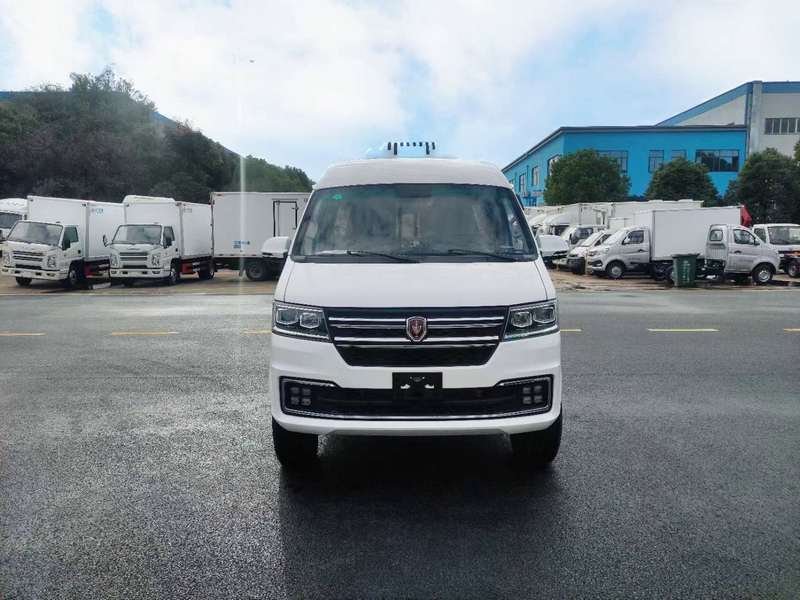 國(guó)六金杯新海獅面包型冷藏車