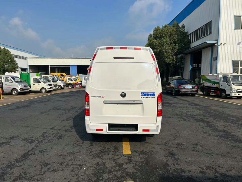 國六福田G7汽油面包冷藏車