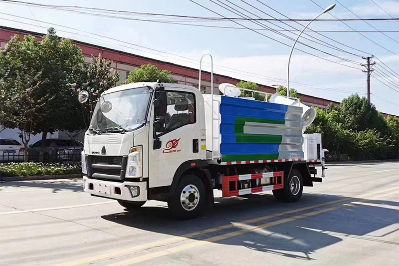 重汽豪沃藍牌灑水車(7方)