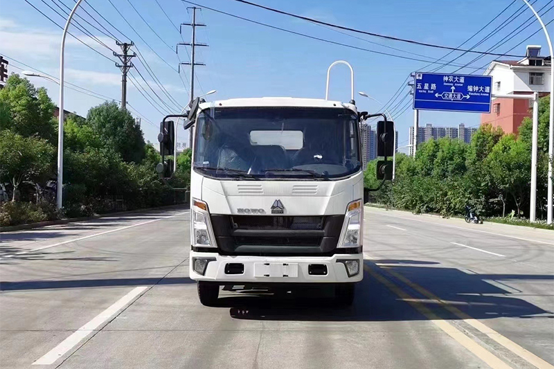 重汽豪沃藍牌灑水車(7方)